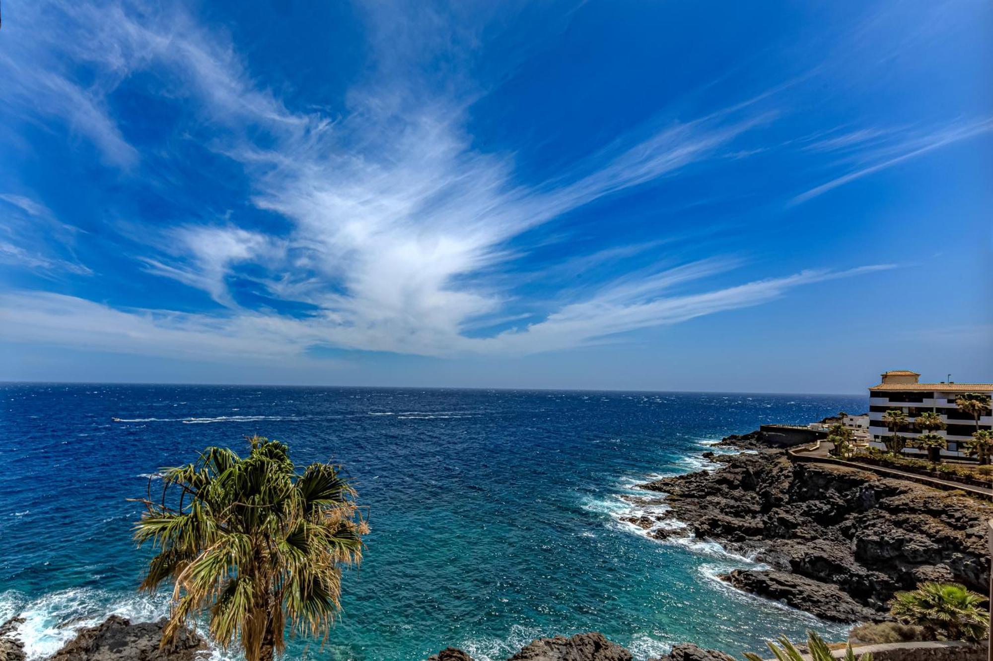 Atlantis 3 One Bedroom, Sea Front, In Complex With Pool Costa Del Silencio Exterior photo